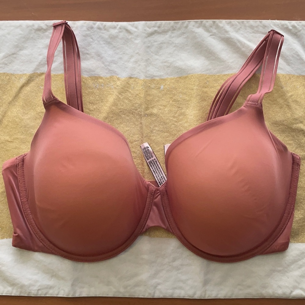 VICTORIA’S SECRET T-Shirt Bra